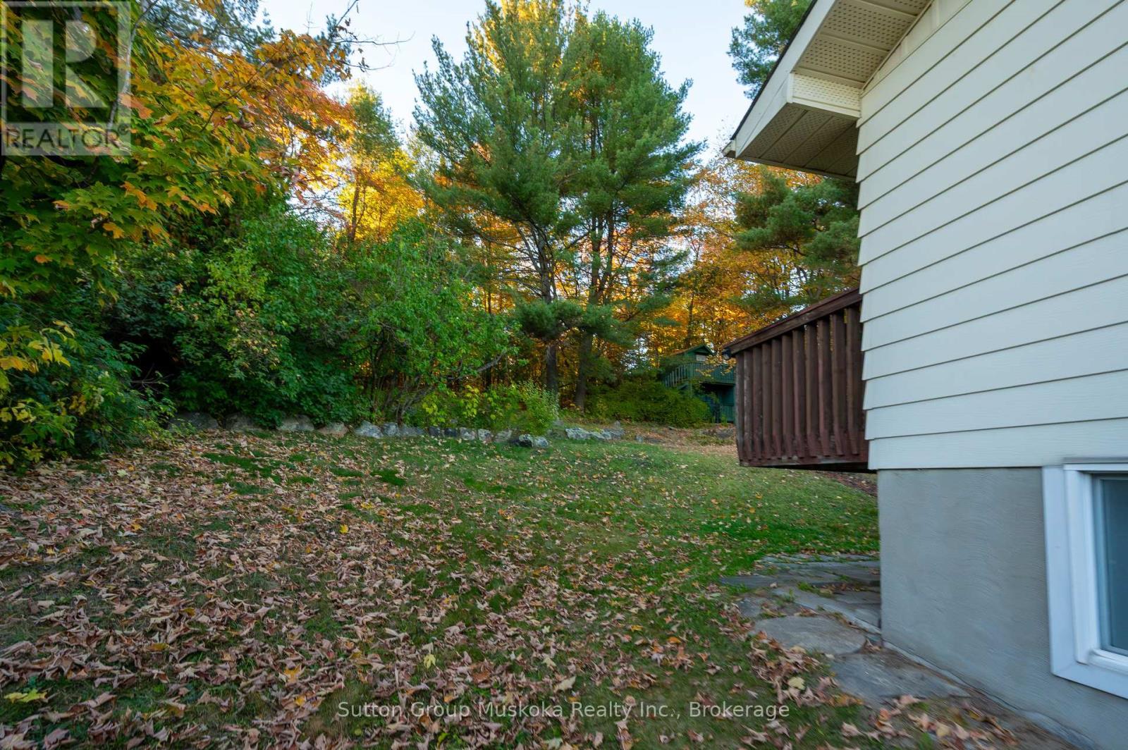7 Glenwood Drive, Huntsville, Ontario  P1H 1B8 - Photo 36 - X12439363