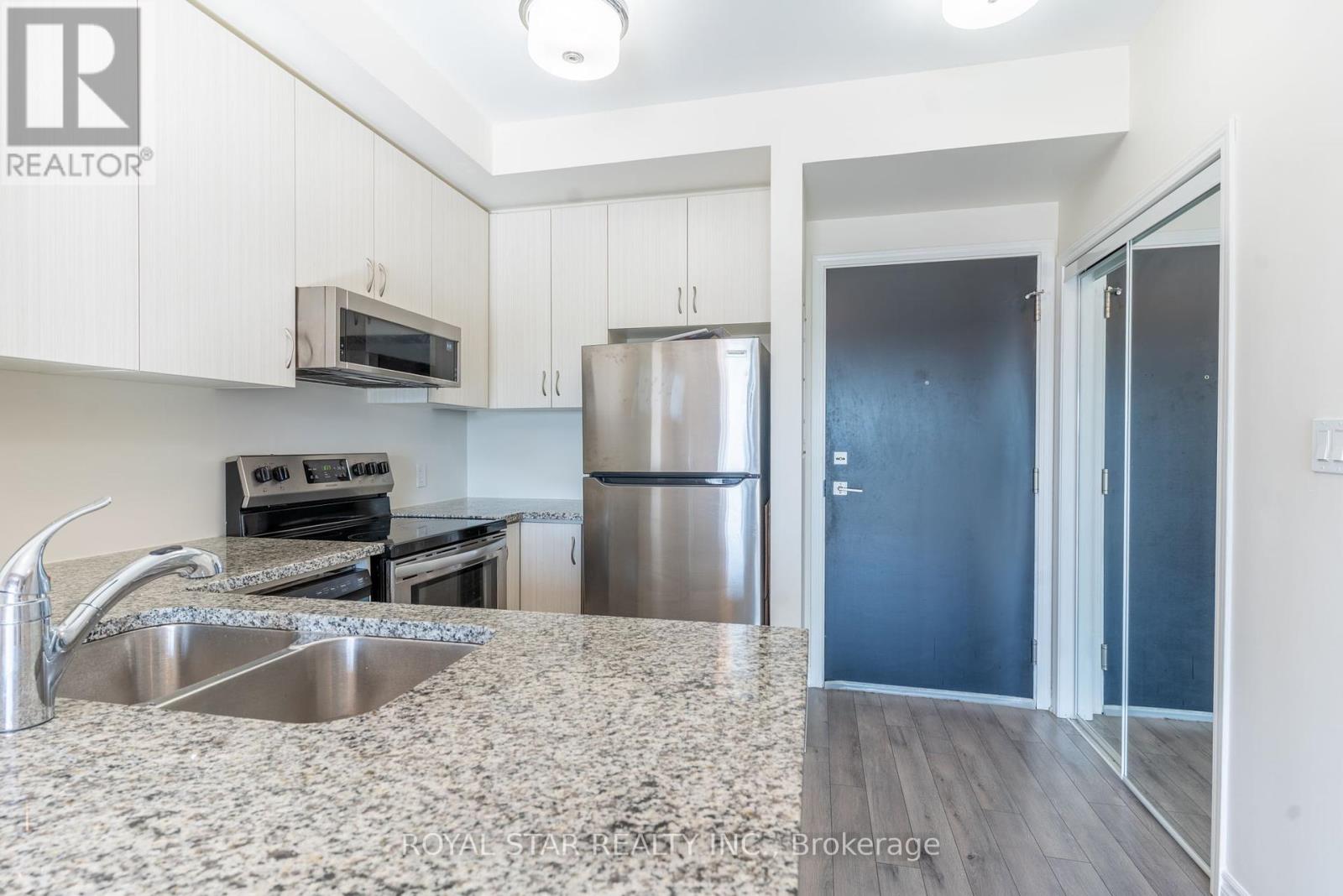 601 - 200 Lagerfeld Drive, Brampton, Ontario  L7A 5G5 - Photo 10 - W12373536