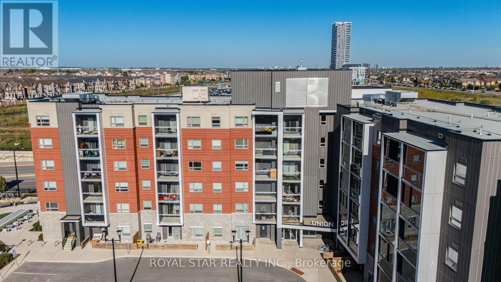 601 - 200 Lagerfeld Drive, Brampton, Ontario  L7A 5G5 - Photo 2 - W12373536