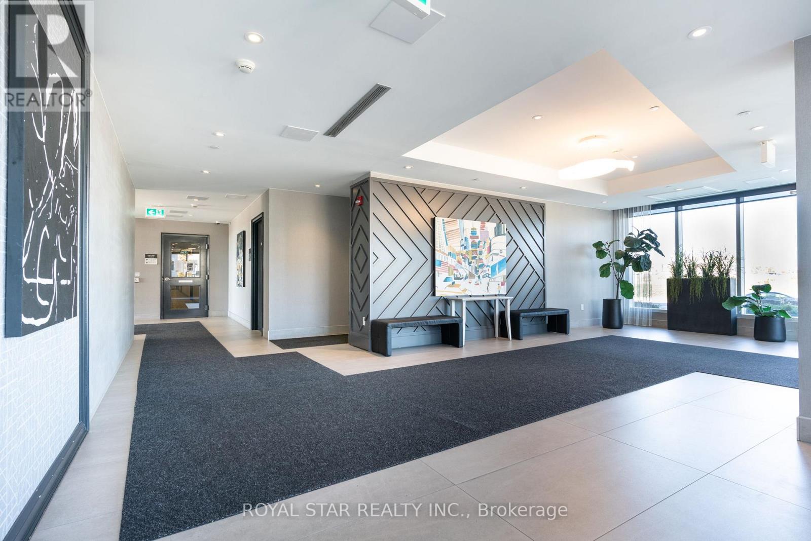601 - 200 Lagerfeld Drive, Brampton, Ontario  L7A 5G5 - Photo 3 - W12373536