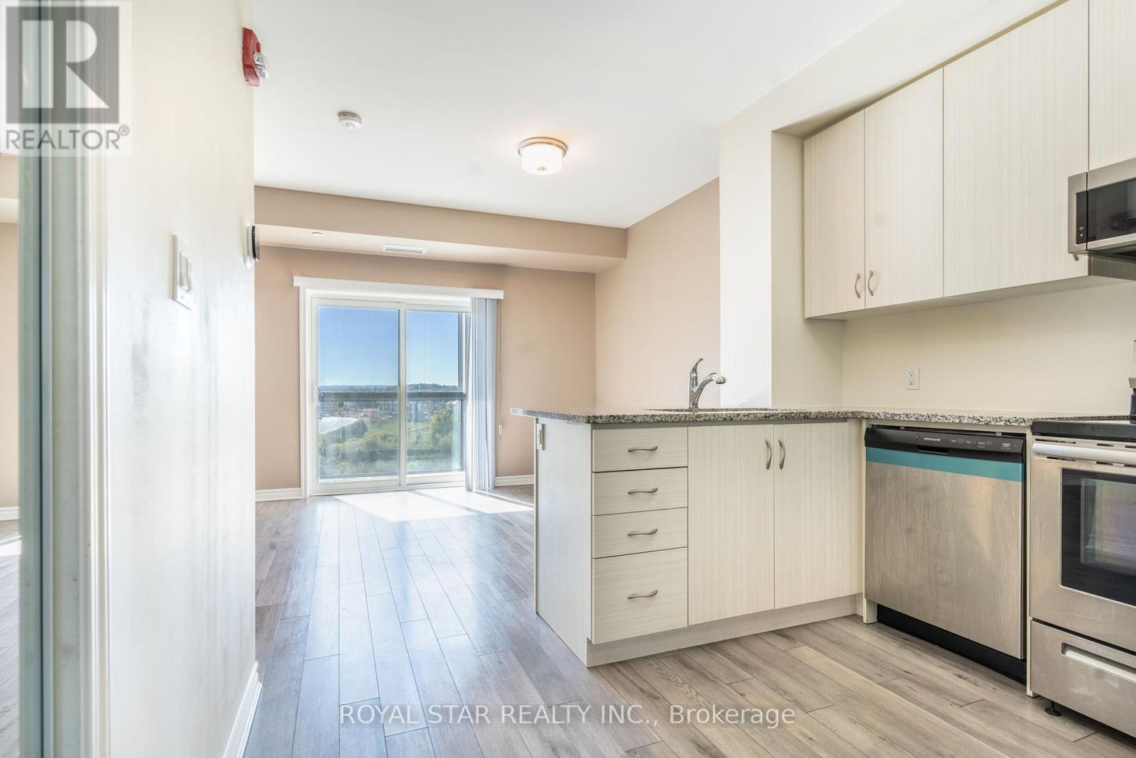 601 - 200 Lagerfeld Drive, Brampton, Ontario  L7A 5G5 - Photo 7 - W12373536