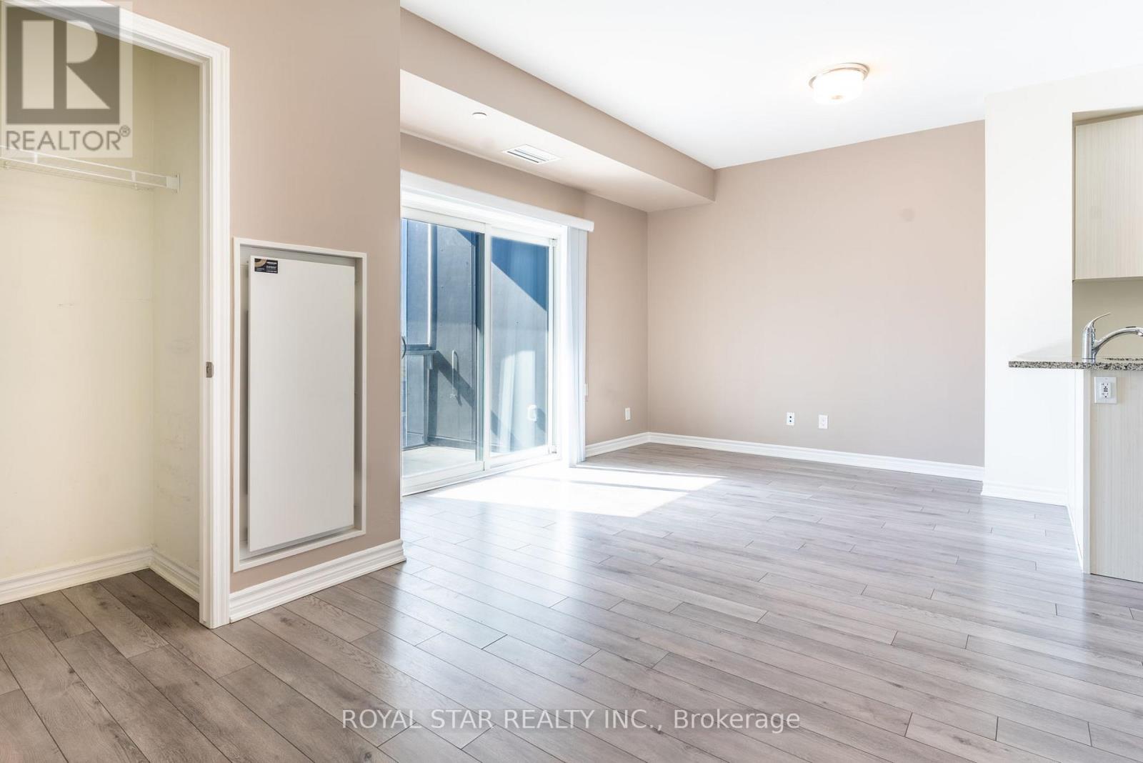 601 - 200 Lagerfeld Drive, Brampton, Ontario  L7A 5G5 - Photo 12 - W12373536