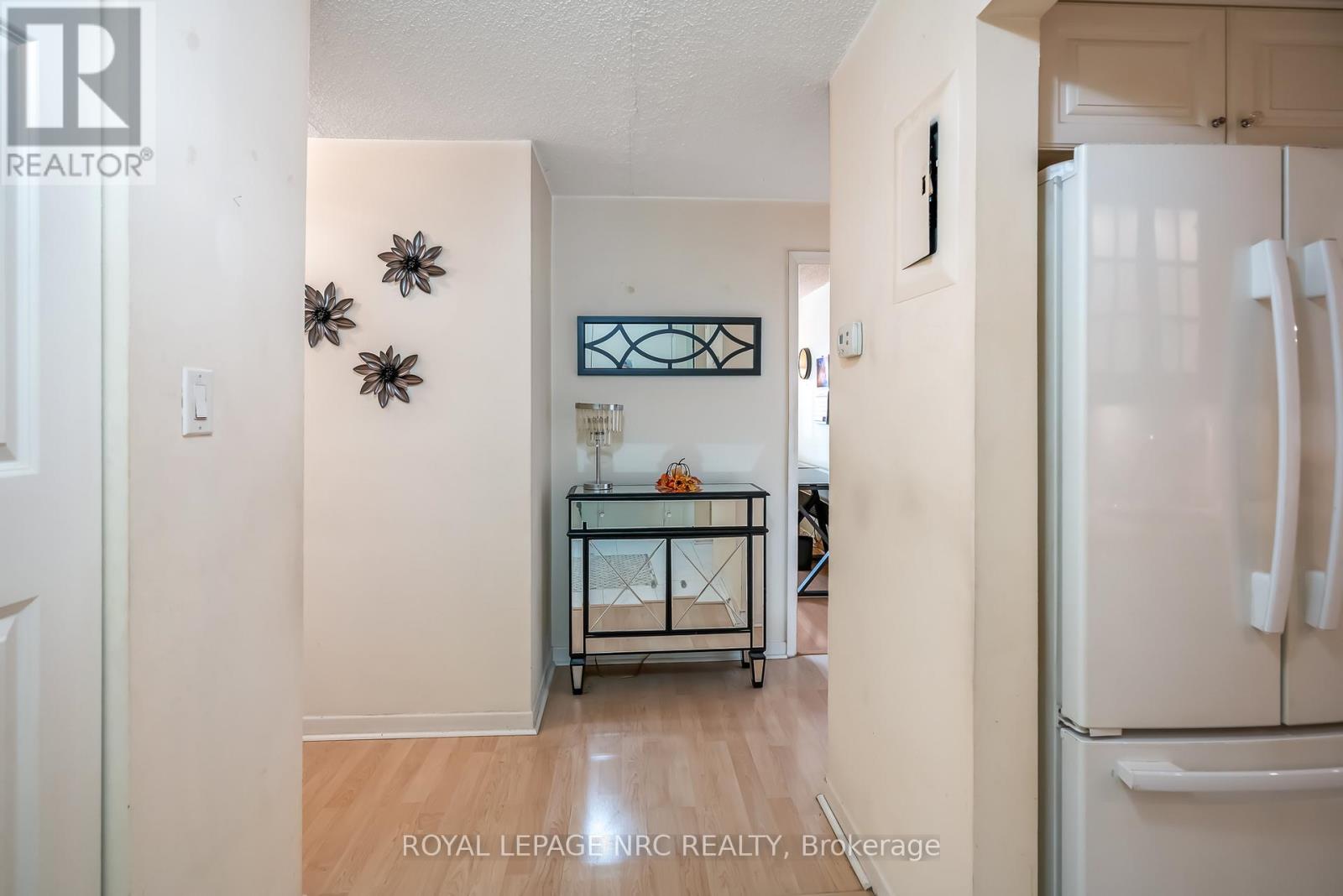 201 - 276 Oakdale Avenue, St. Catharines, Ontario  L2P 3S5 - Photo 10 - X12437853