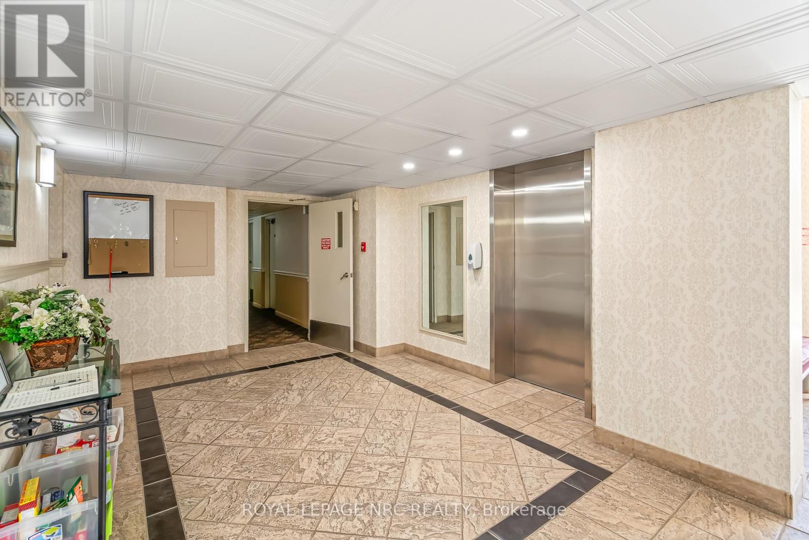 201 - 276 Oakdale Avenue, St. Catharines, Ontario  L2P 3S5 - Photo 8 - X12437853