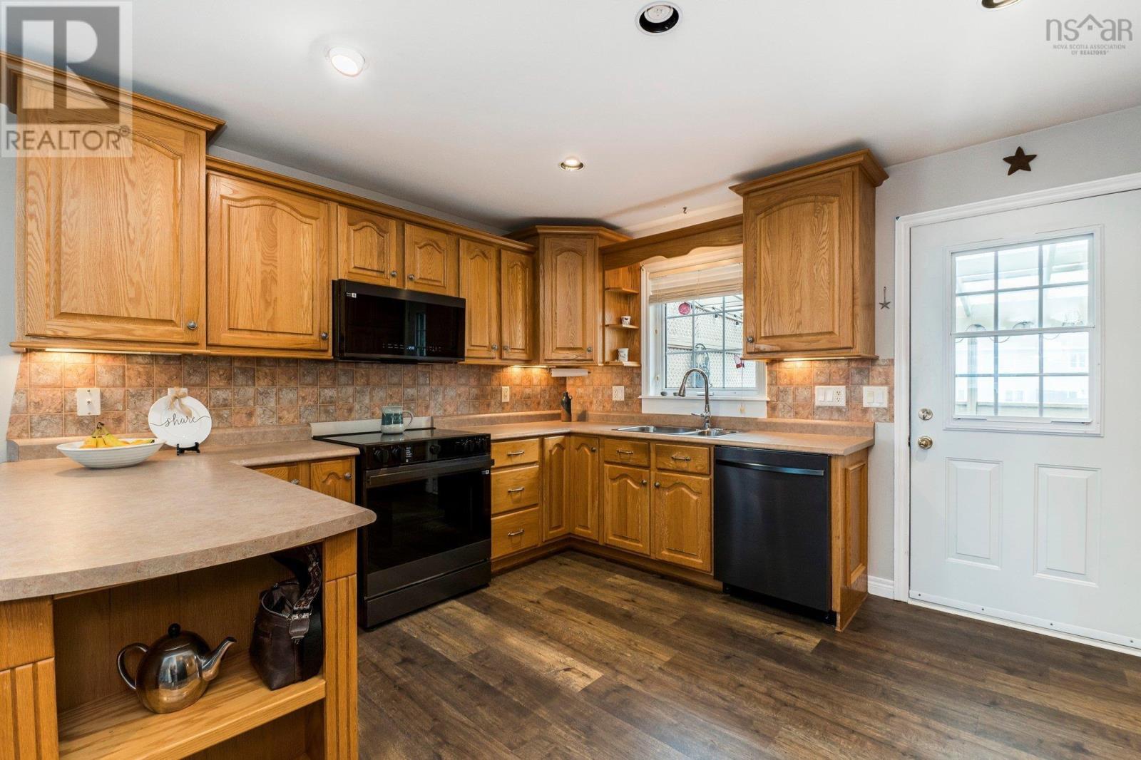 1918 Caldwell Road, Eastern Passage, Nova Scotia  B3G 1J3 - Photo 11 - 202523057