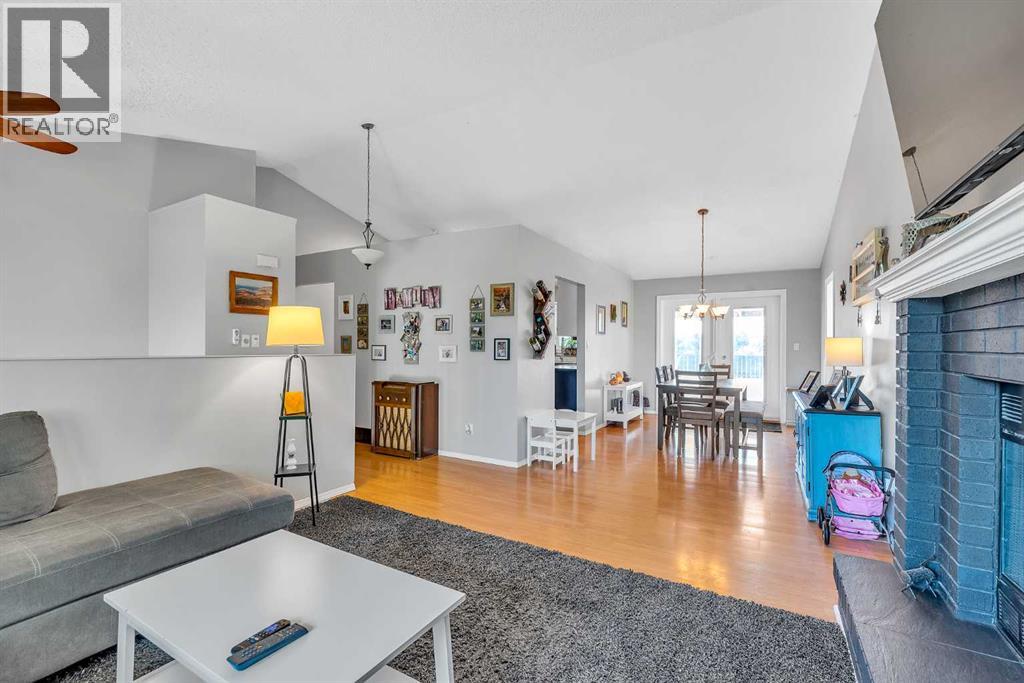 20 Westland Gate, Okotoks, Alberta  T1S 1N1 - Photo 5 - A2244976
