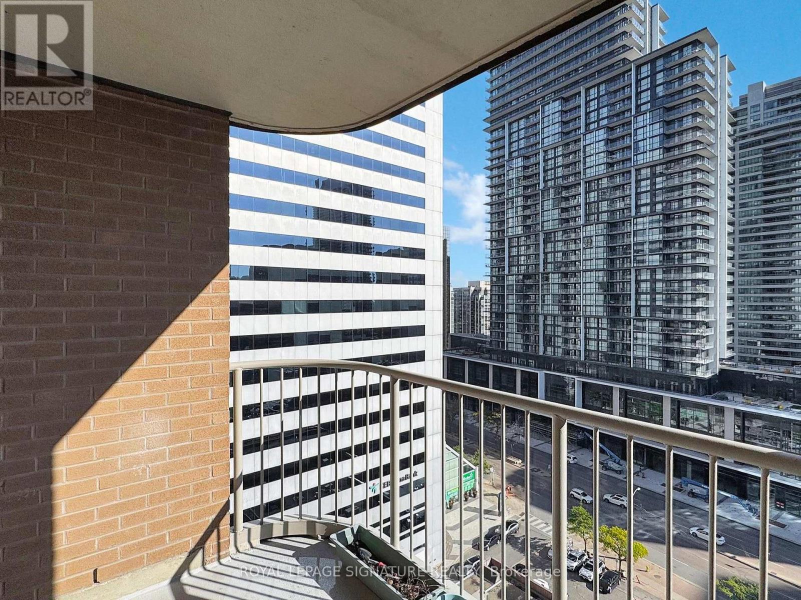1505 - 100 Upper Madison Avenue, Toronto, Ontario  M2N 6M4 - Photo 5 - C12434184