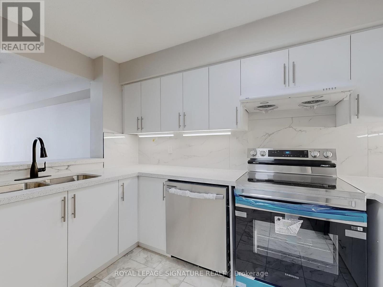1505 - 100 Upper Madison Avenue, Toronto, Ontario  M2N 6M4 - Photo 10 - C12434184
