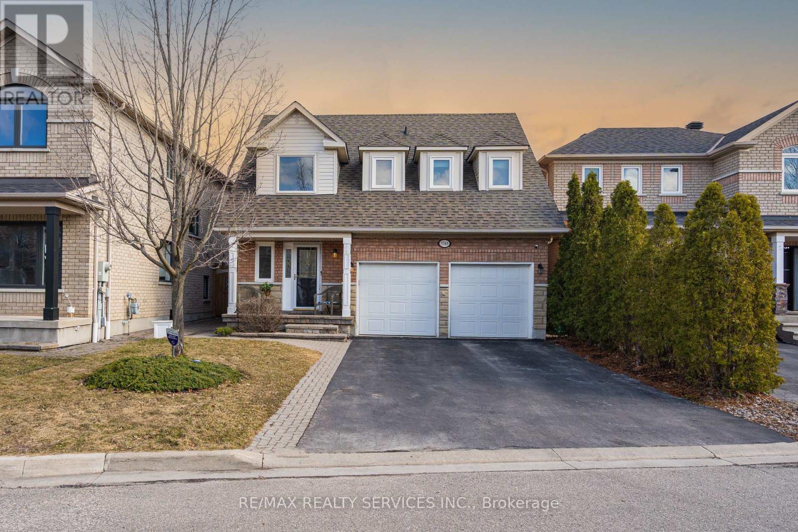 3748 Pearlstone Drive, Mississauga, Ontario  L5M 7H1 - Photo 1 - W12439475