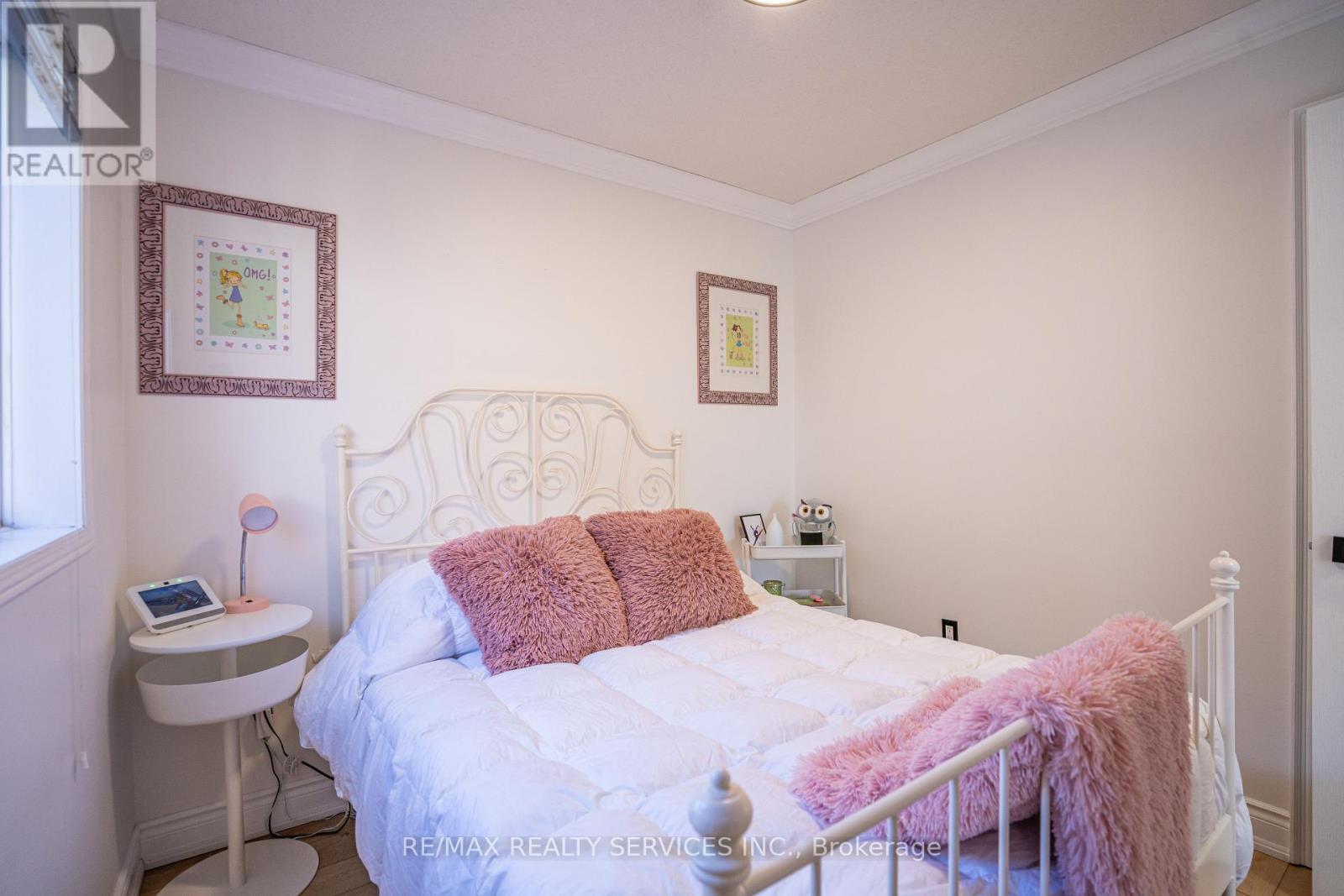 3748 Pearlstone Drive, Mississauga, Ontario  L5M 7H1 - Photo 20 - W12439475
