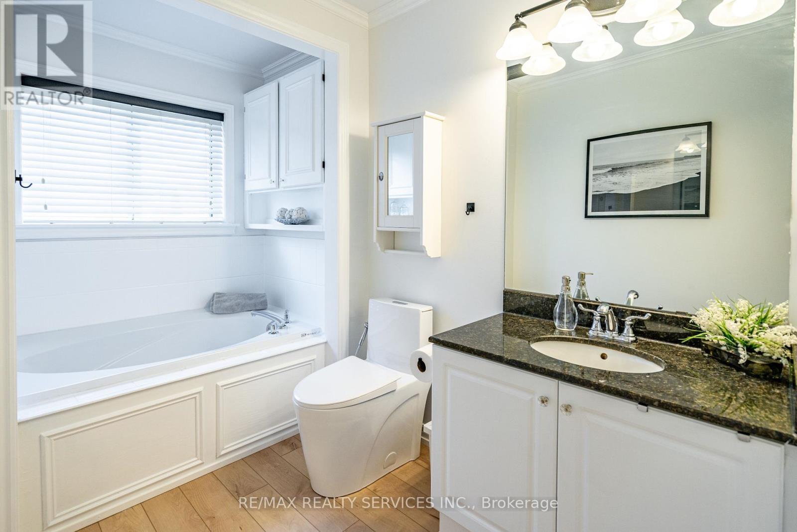 3748 Pearlstone Drive, Mississauga, Ontario  L5M 7H1 - Photo 33 - W12439475