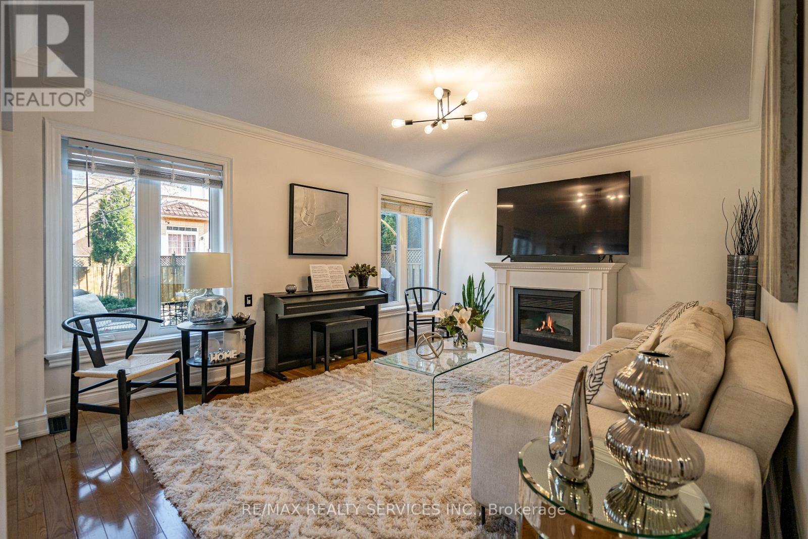 3748 Pearlstone Drive, Mississauga, Ontario  L5M 7H1 - Photo 9 - W12439475