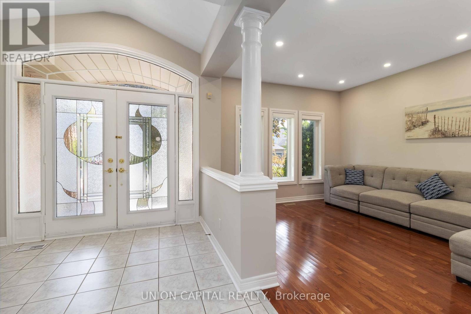 2805 Bushland Crescent, Mississauga, Ontario  L5J 1Y1 - Photo 4 - W12439480