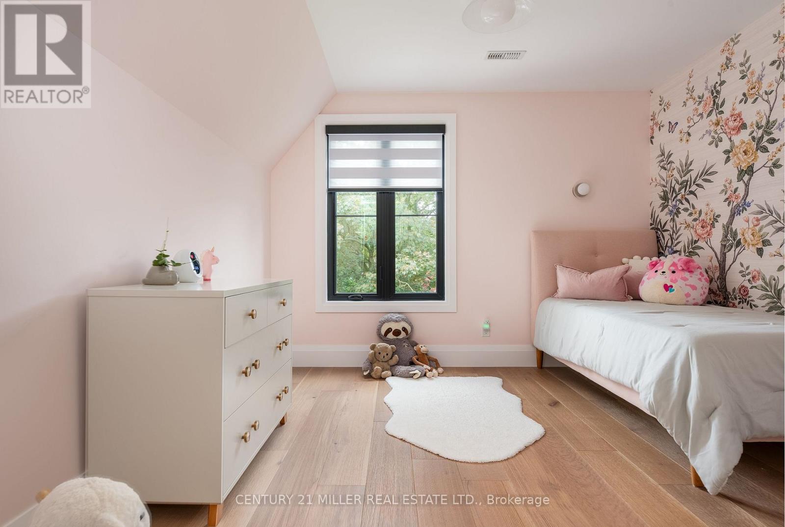 935 Harvey Place, Burlington, Ontario  L7T 3E9 - Photo 40 - W12439484