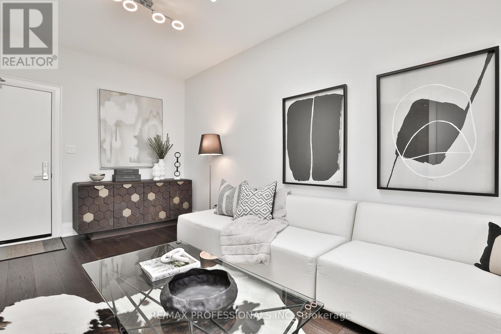 6 Meadowcrest Road, Toronto, Ontario  M8Z 2Y2 - Photo 20 - W12439518