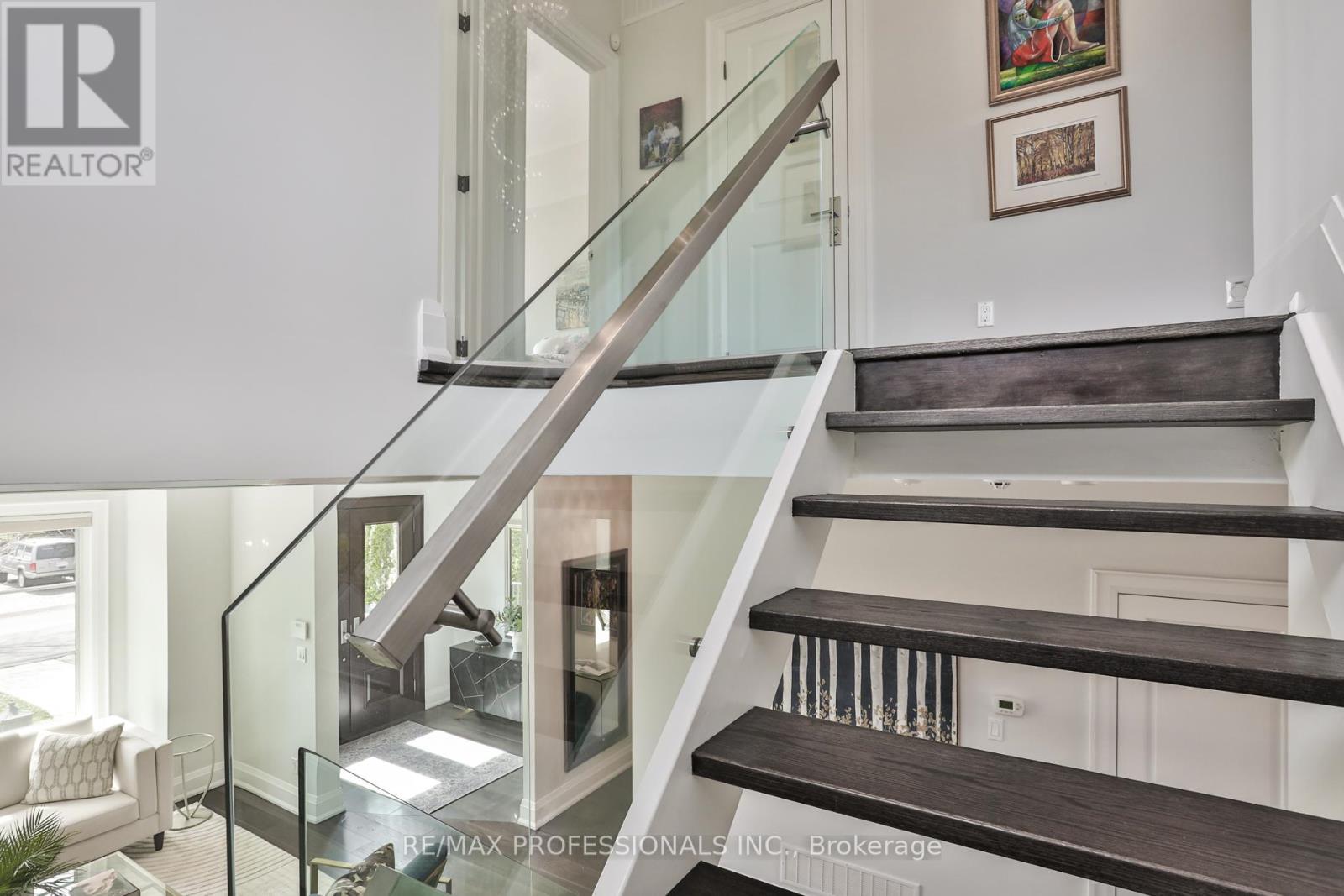 6 Meadowcrest Road, Toronto, Ontario  M8Z 2Y2 - Photo 21 - W12439518