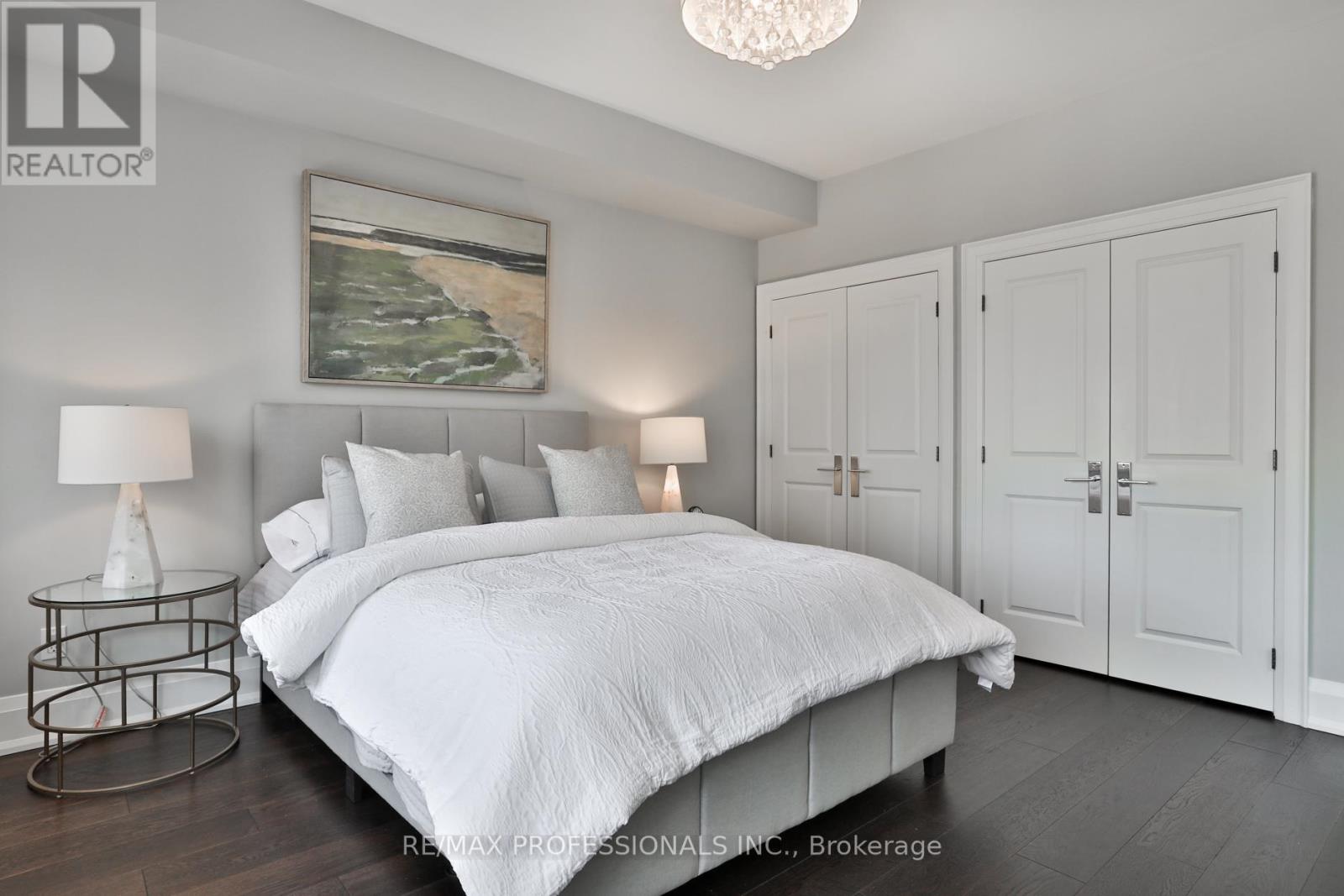 6 Meadowcrest Road, Toronto, Ontario  M8Z 2Y2 - Photo 24 - W12439518