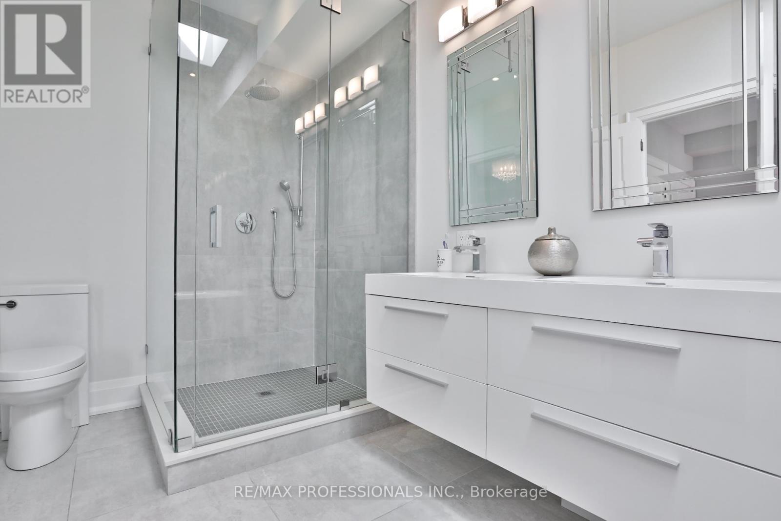 6 Meadowcrest Road, Toronto, Ontario  M8Z 2Y2 - Photo 28 - W12439518