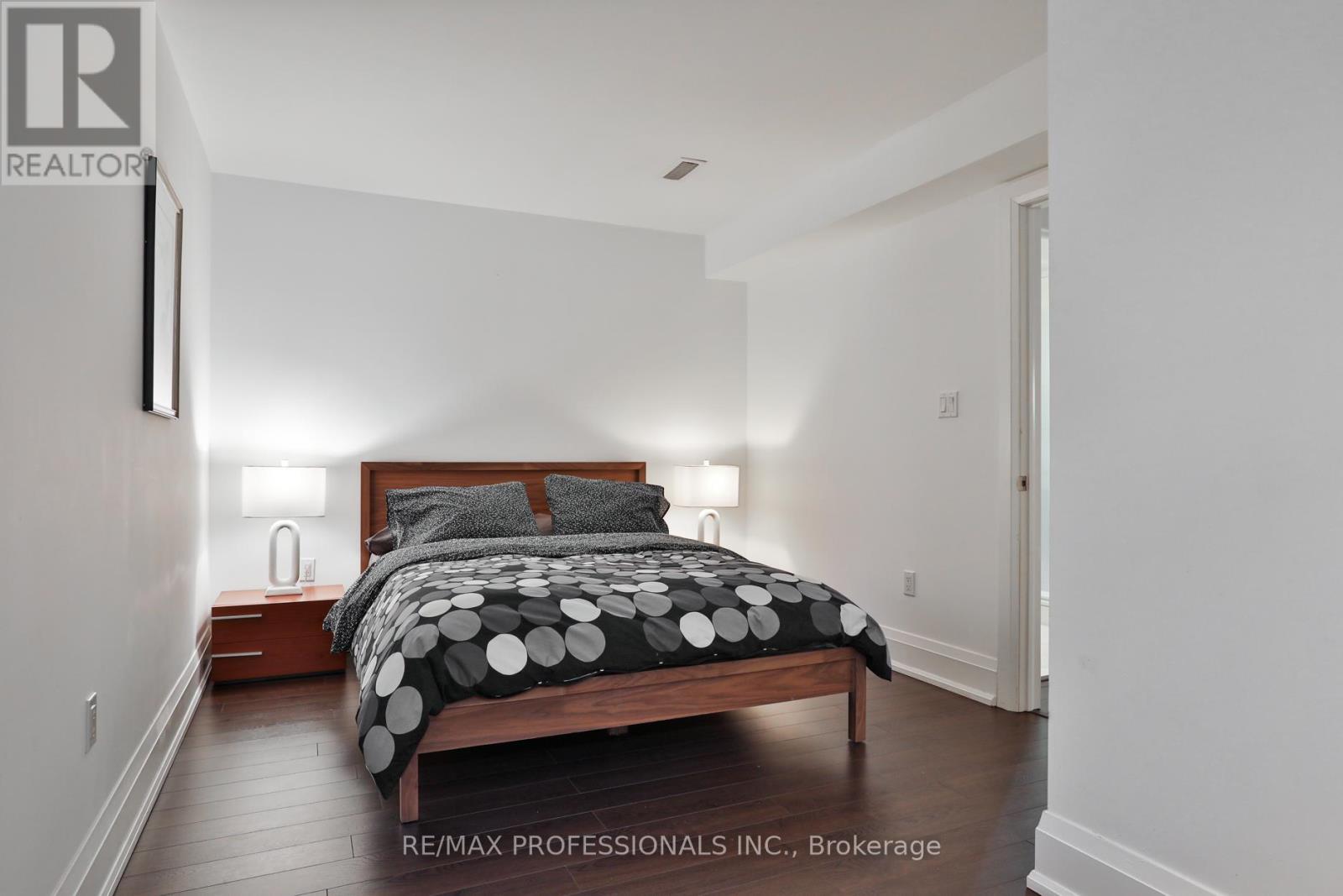 6 Meadowcrest Road, Toronto, Ontario  M8Z 2Y2 - Photo 42 - W12439518