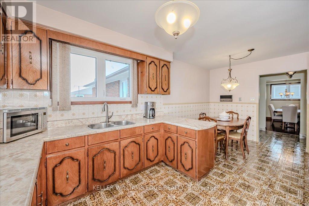 112 Linkdale Road, Brampton, Ontario  L6V 3A2 - Photo 13 - W12439522