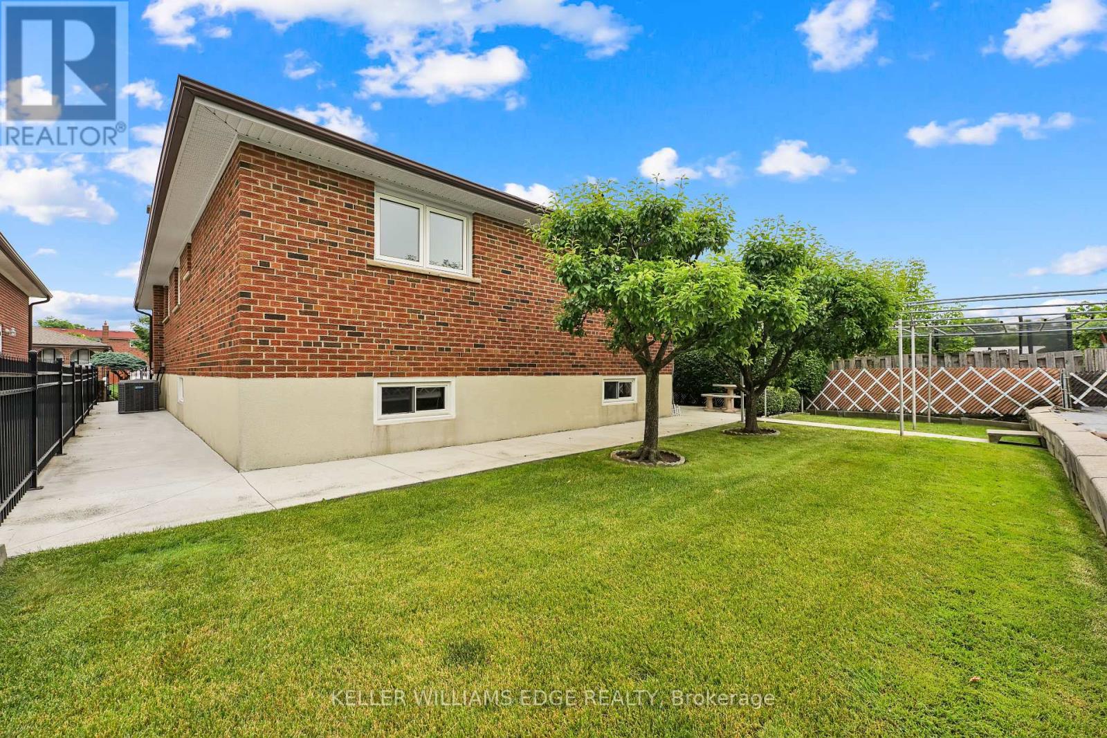 112 Linkdale Road, Brampton, Ontario  L6V 3A2 - Photo 36 - W12439522