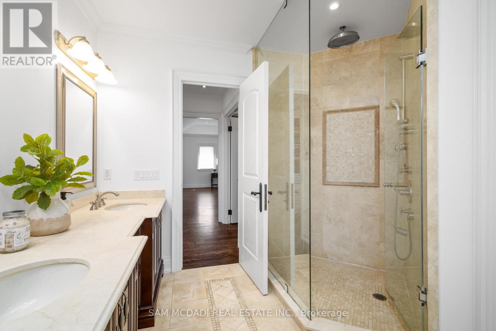 1173 Woodeden Drive, Mississauga, Ontario  L5H 2T7 - Photo 29 - W12439547