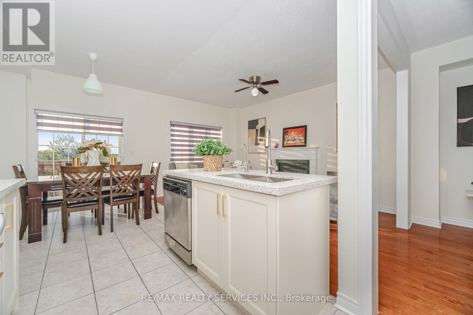 38 Delport Close, Brampton, Ontario  L6P 3T3 - Photo 16 - W12439550