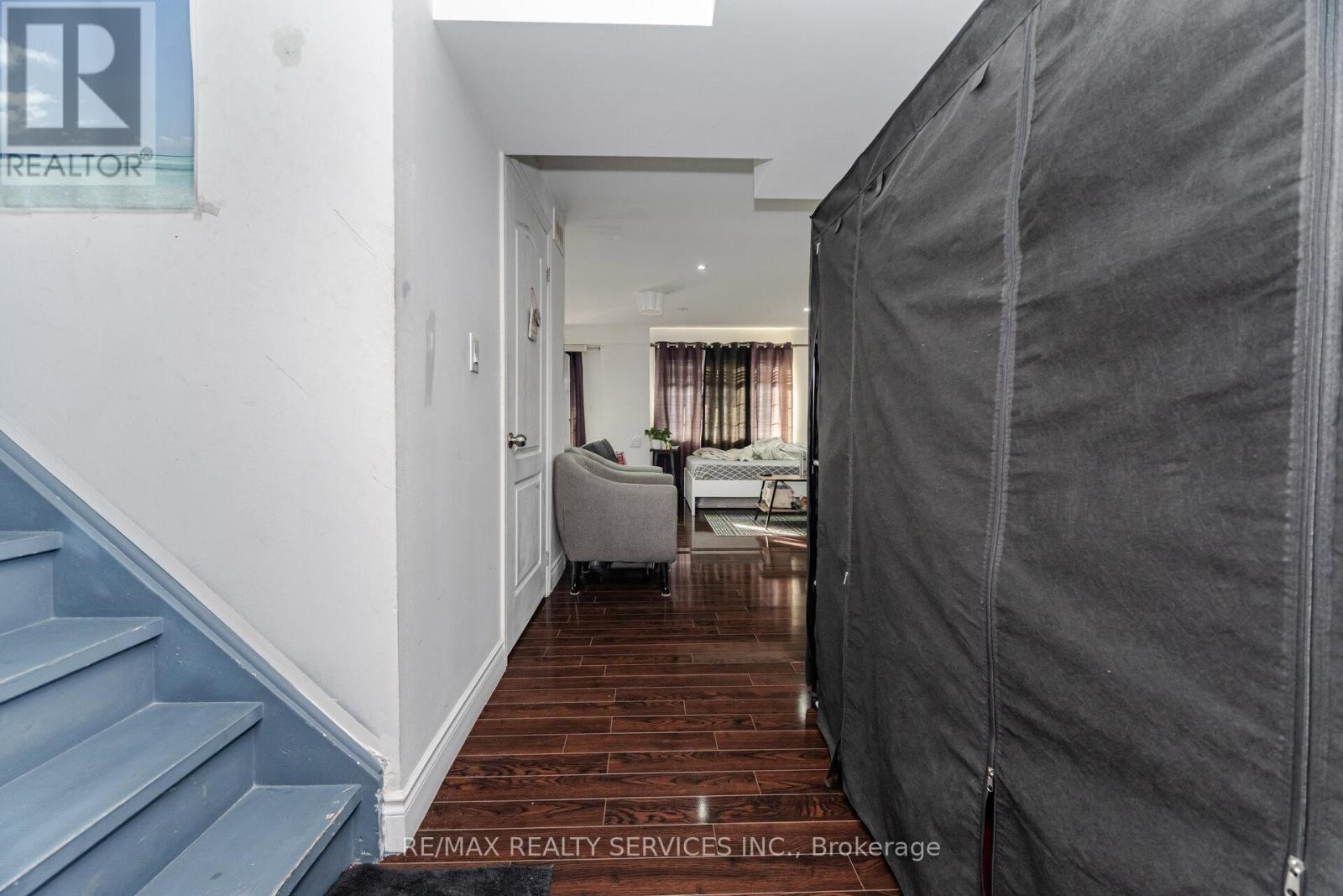 38 Delport Close, Brampton, Ontario  L6P 3T3 - Photo 32 - W12439550