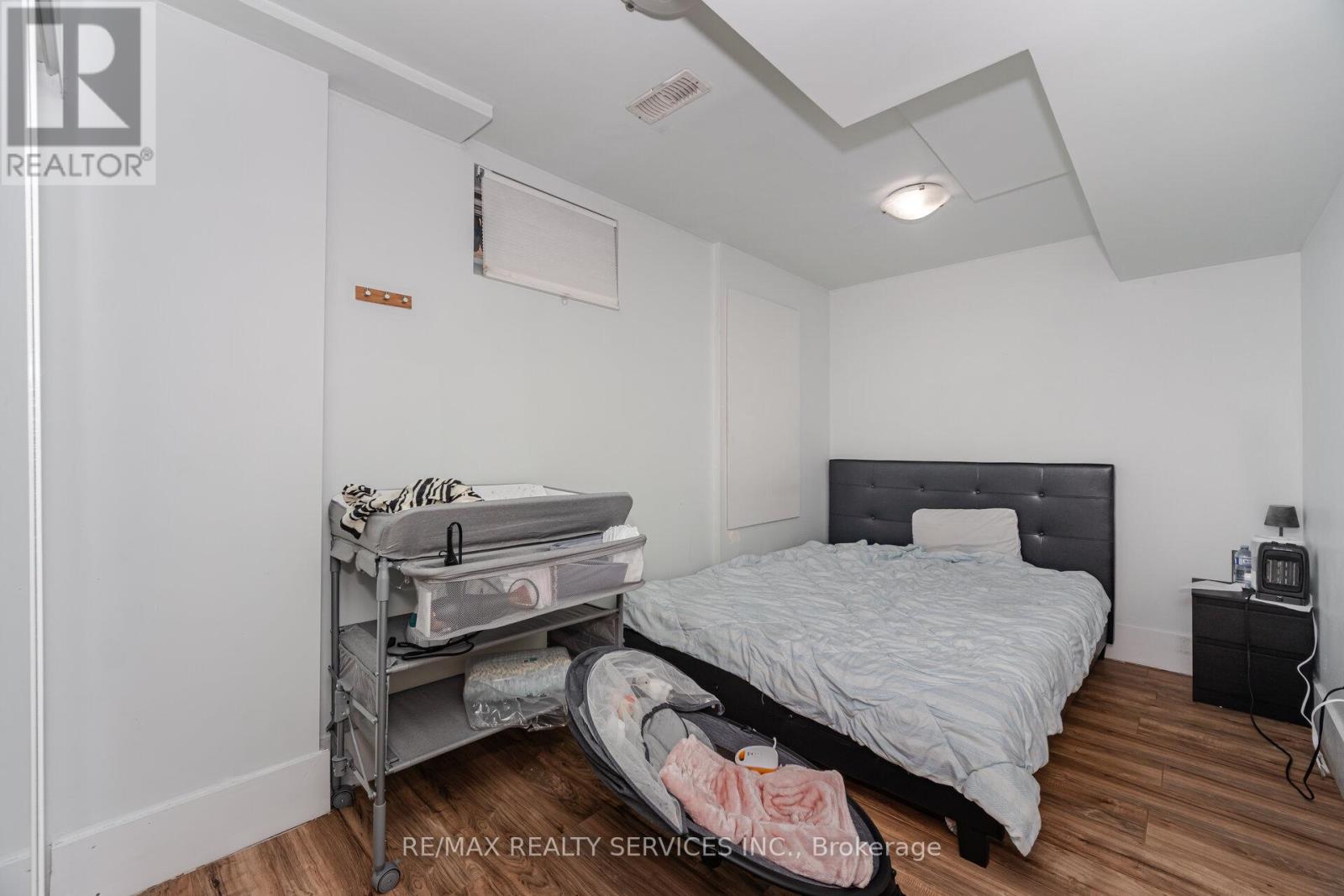 38 Delport Close, Brampton, Ontario  L6P 3T3 - Photo 39 - W12439550