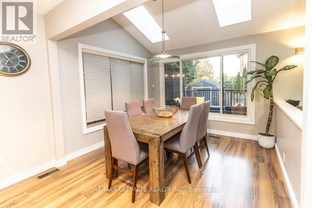 6869 Hickling Crescent, Mississauga, Ontario  L5N 4Y1 - Photo 11 - W12439566