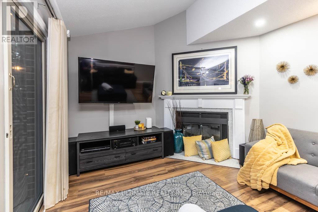 6869 Hickling Crescent, Mississauga, Ontario  L5N 4Y1 - Photo 15 - W12439566