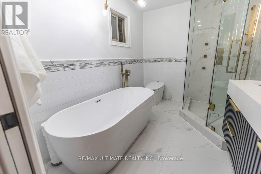 6869 Hickling Crescent, Mississauga, Ontario  L5N 4Y1 - Photo 22 - W12439566