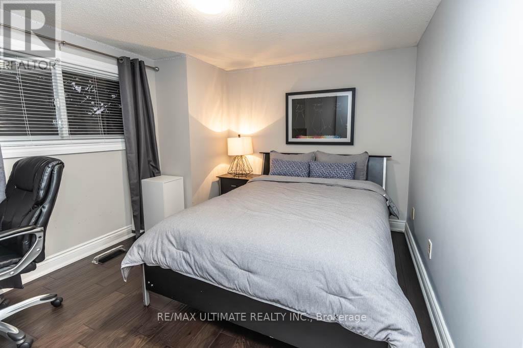 6869 Hickling Crescent, Mississauga, Ontario  L5N 4Y1 - Photo 23 - W12439566