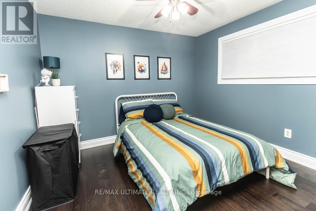 6869 Hickling Crescent, Mississauga, Ontario  L5N 4Y1 - Photo 25 - W12439566