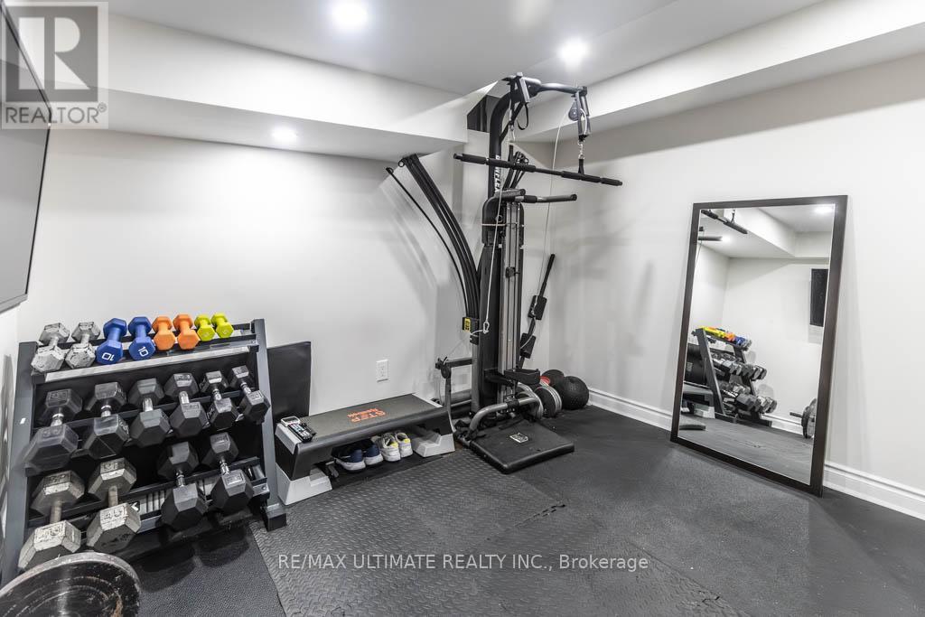 6869 Hickling Crescent, Mississauga, Ontario  L5N 4Y1 - Photo 35 - W12439566