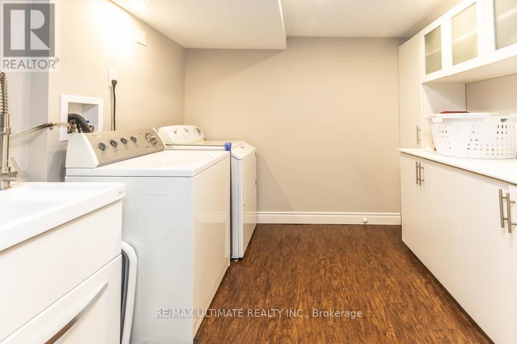 6869 Hickling Crescent, Mississauga, Ontario  L5N 4Y1 - Photo 38 - W12439566