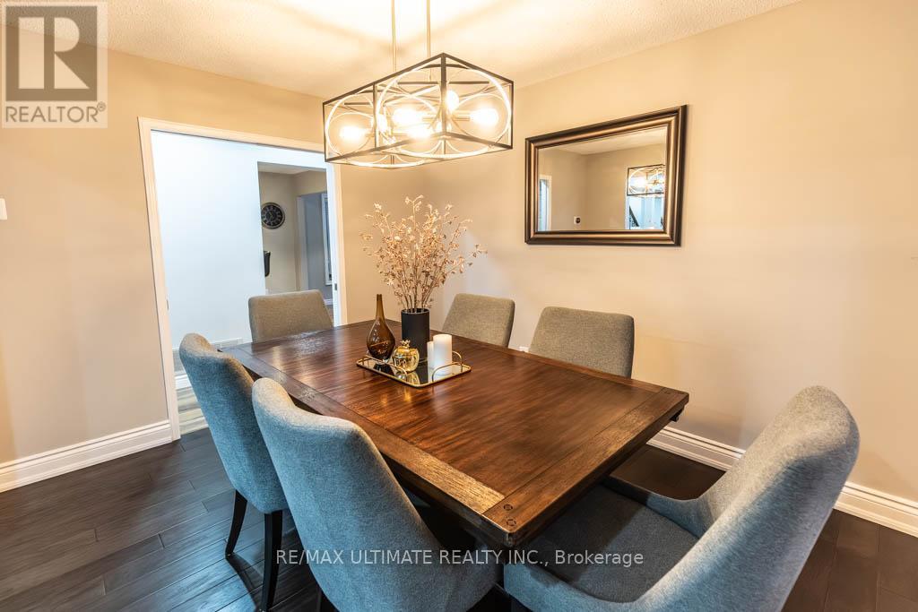 6869 Hickling Crescent, Mississauga, Ontario  L5N 4Y1 - Photo 7 - W12439566