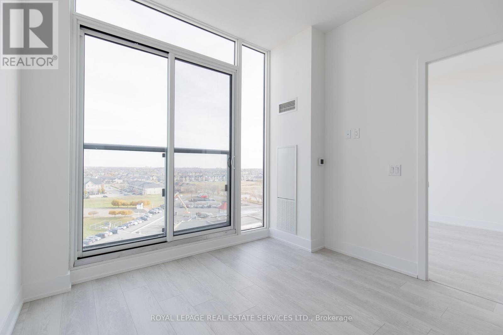 807 - 2450 Old Bronte Road, Oakville, Ontario  L6M 5P6 - Photo 6 - W12439584