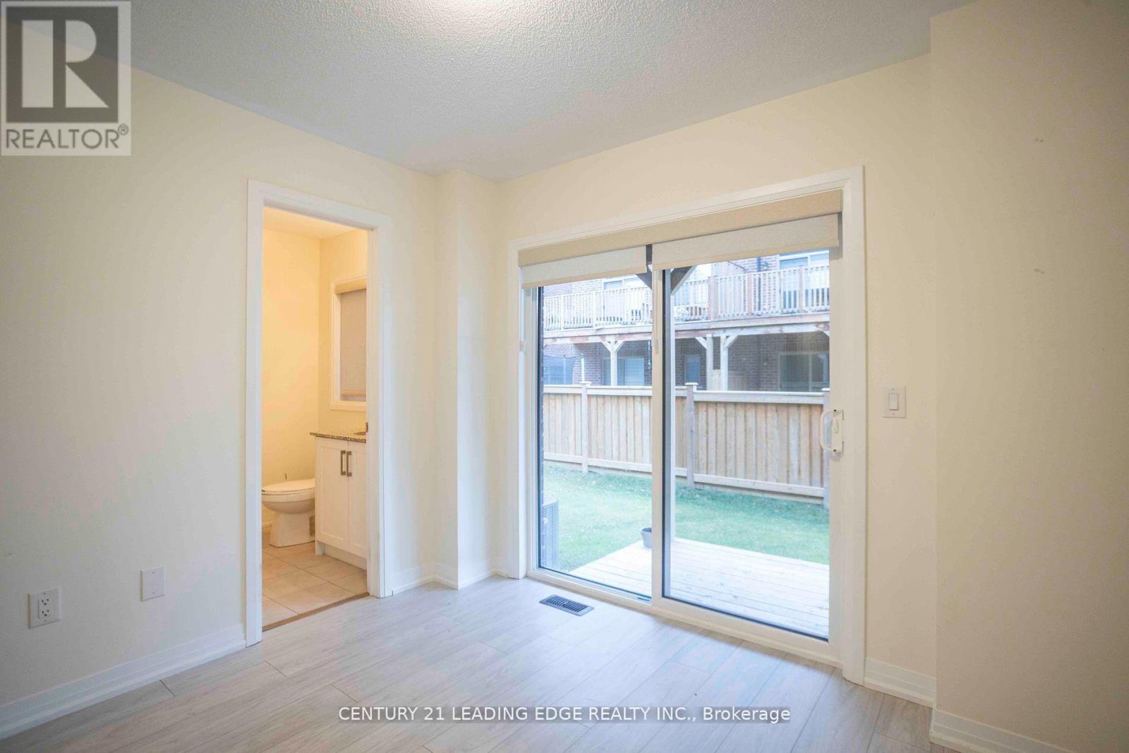 1983 Oana Drive, Mississauga, Ontario  L5J 0A4 - Photo 14 - W12439637