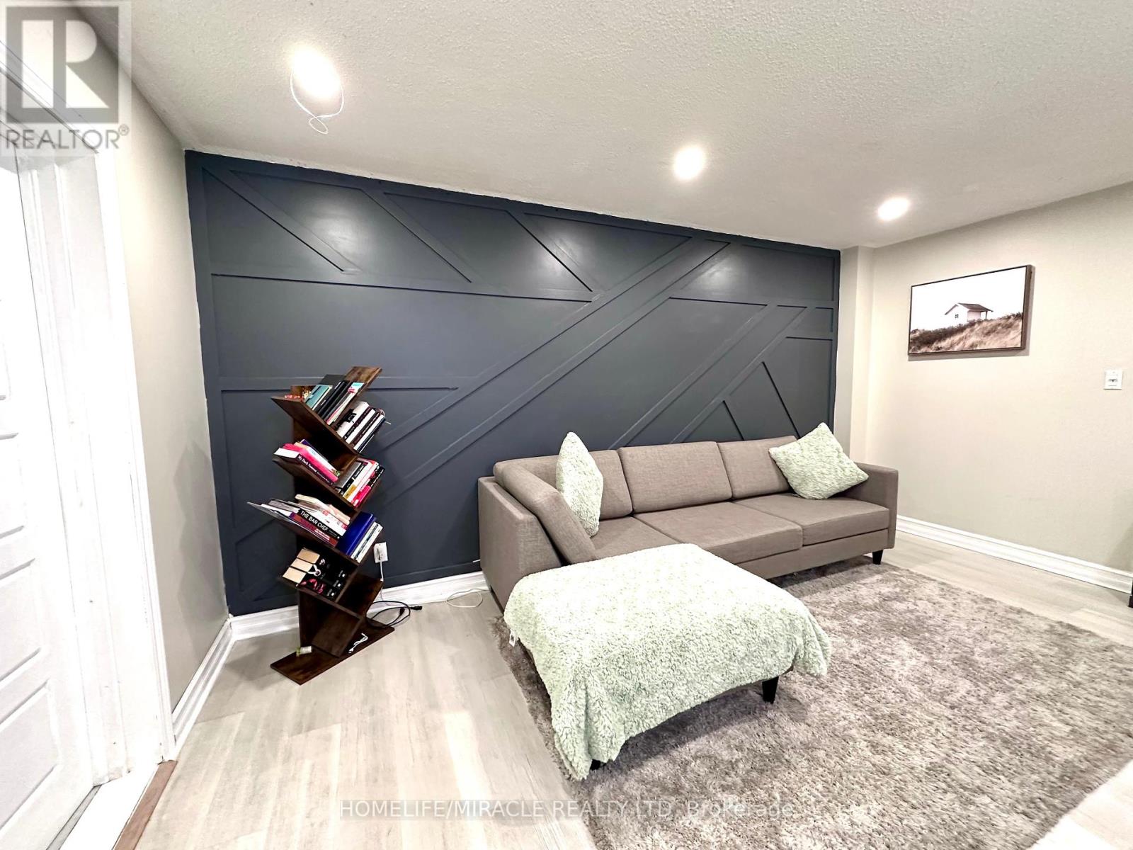 10 Provence Trail, Toronto, Ontario  M9V 5B7 - Photo 11 - W12429101