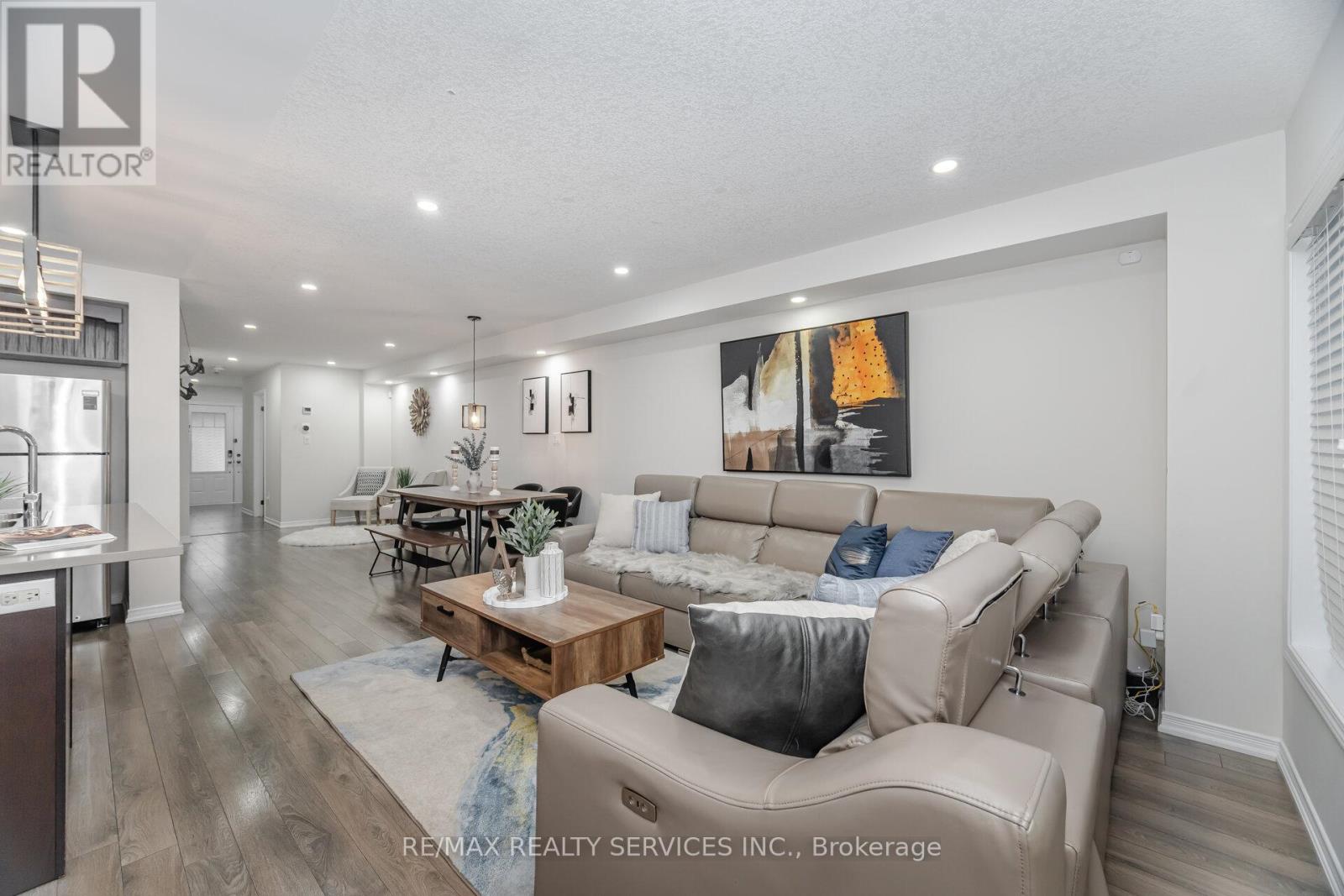 8 Desire Cove, Brampton, Ontario  L7A 4K4 - Photo 11 - W12439675