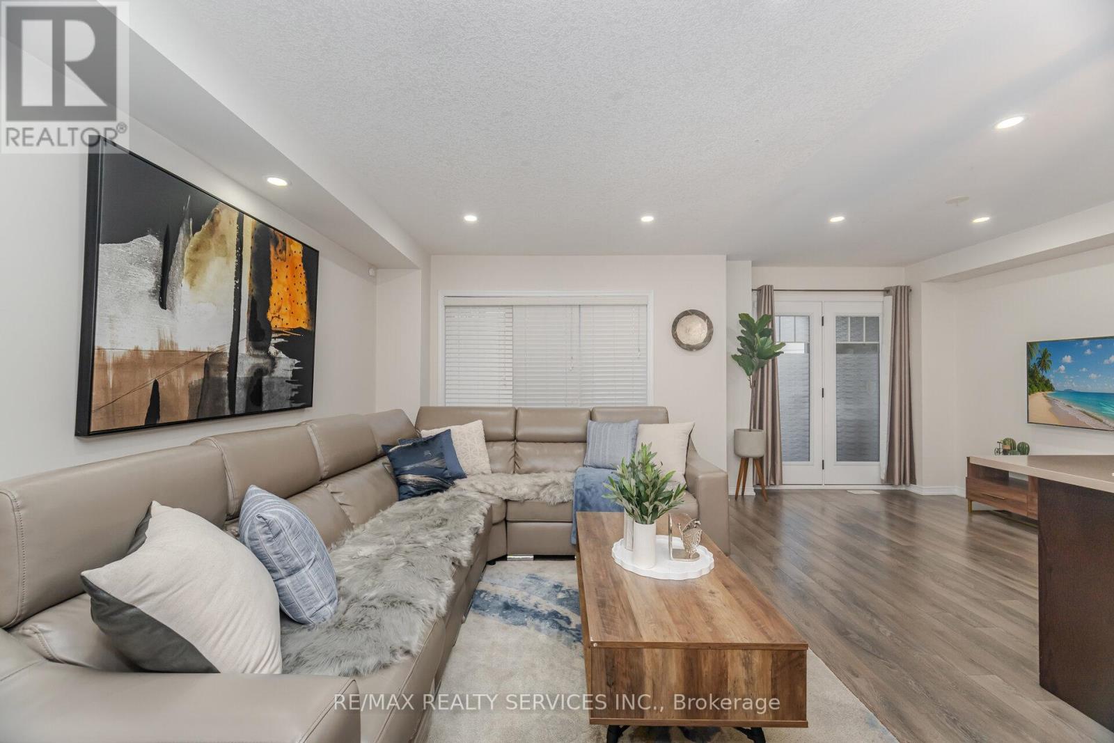 8 Desire Cove, Brampton, Ontario  L7A 4K4 - Photo 13 - W12439675