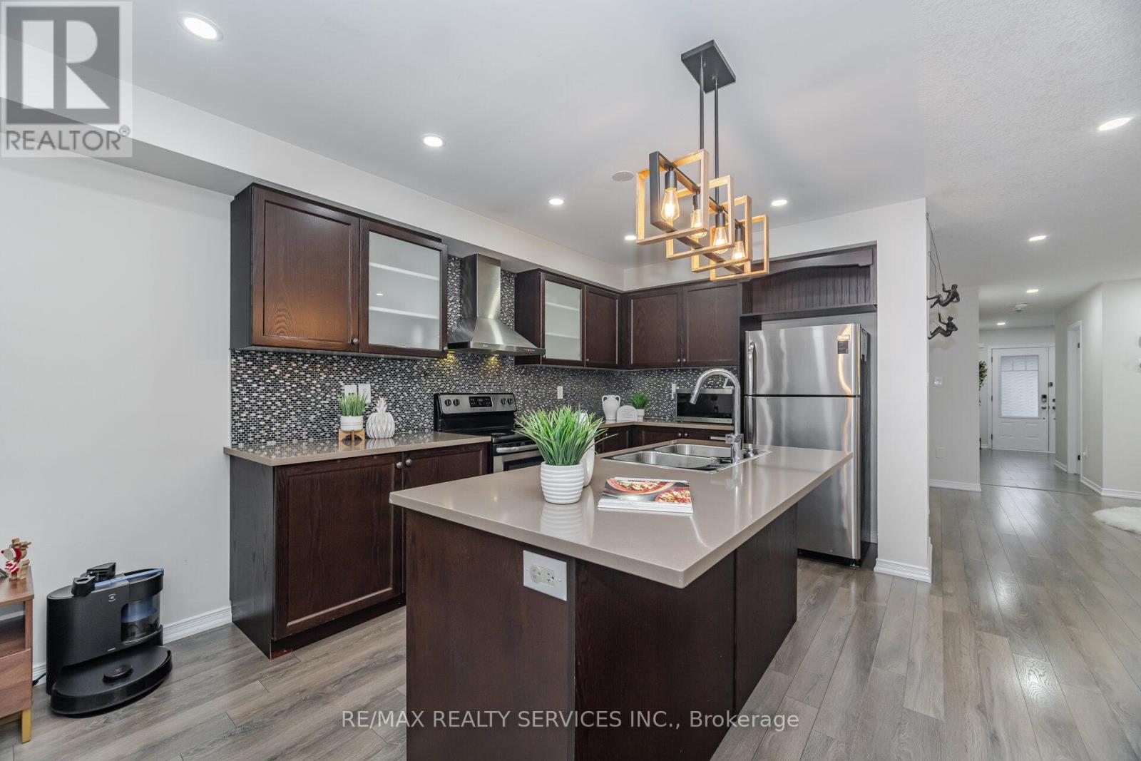 8 Desire Cove, Brampton, Ontario  L7A 4K4 - Photo 20 - W12439675