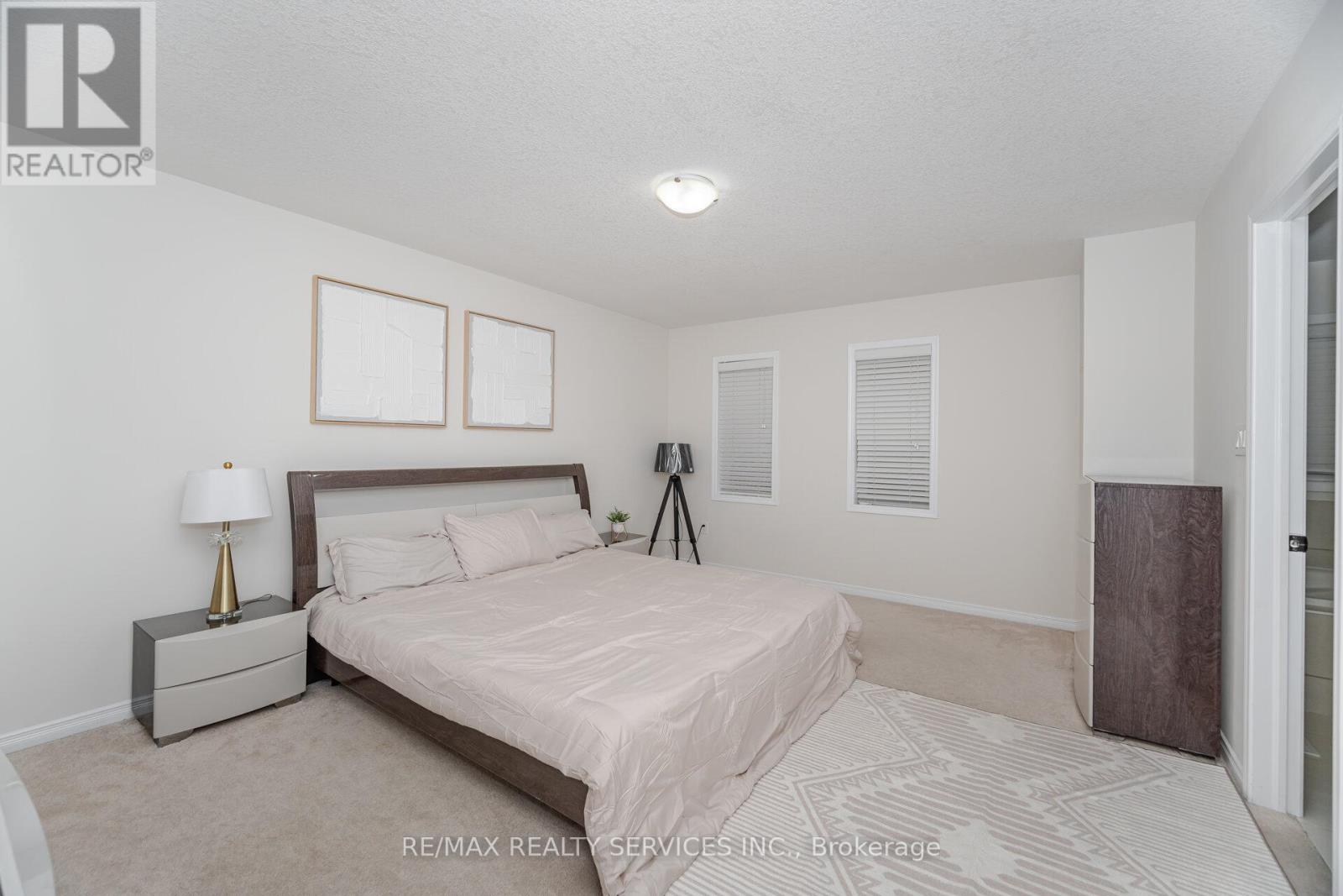 8 Desire Cove, Brampton, Ontario  L7A 4K4 - Photo 24 - W12439675
