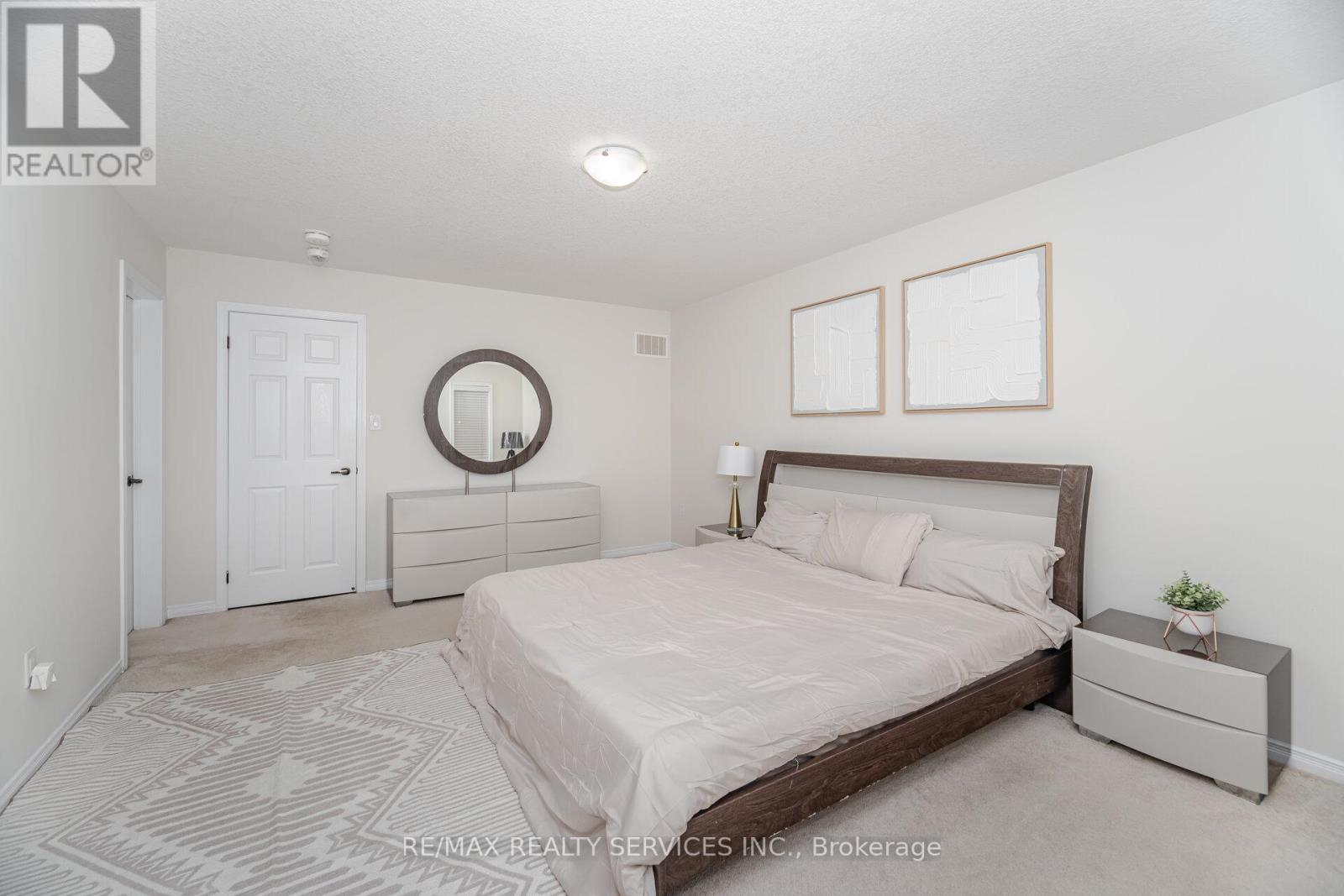 8 Desire Cove, Brampton, Ontario  L7A 4K4 - Photo 25 - W12439675