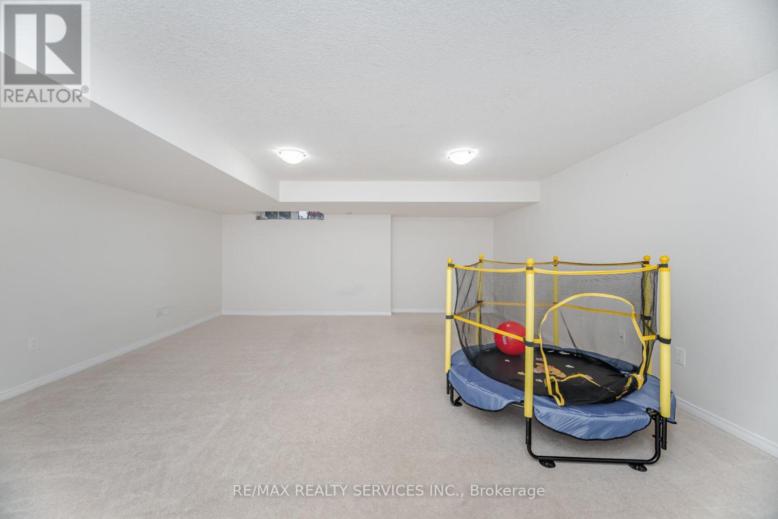 8 Desire Cove, Brampton, Ontario  L7A 4K4 - Photo 36 - W12439675