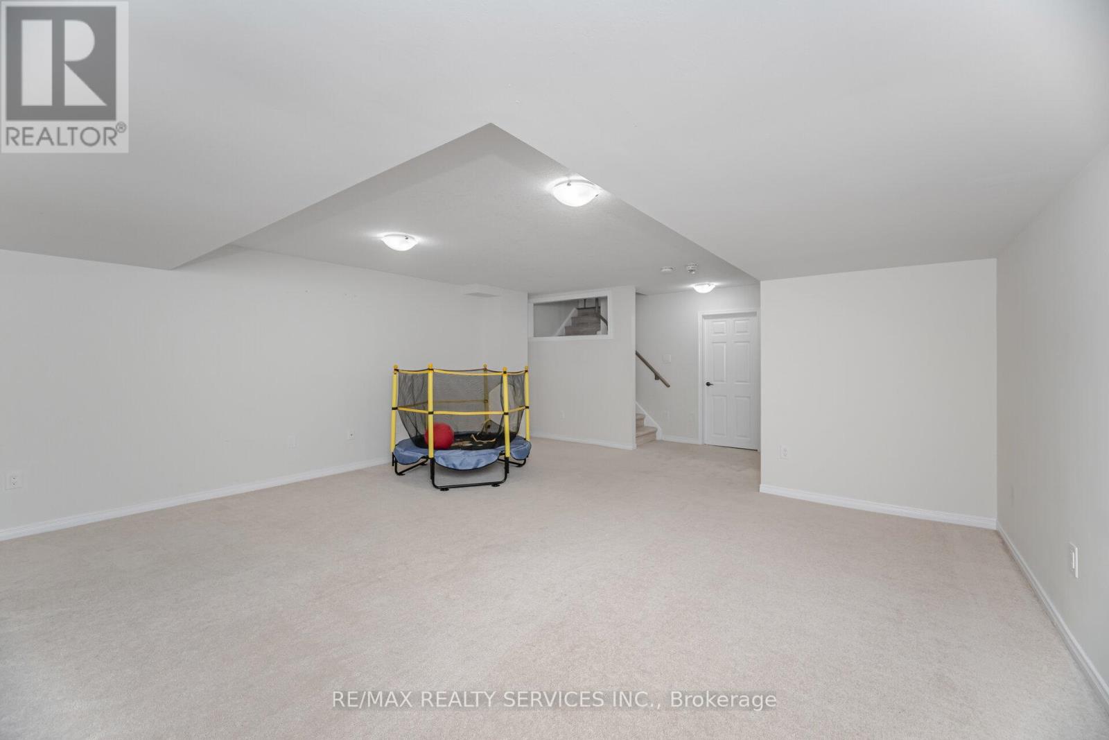 8 Desire Cove, Brampton, Ontario  L7A 4K4 - Photo 37 - W12439675