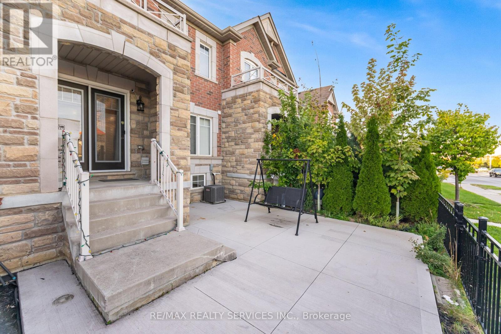 8 Desire Cove, Brampton, Ontario  L7A 4K4 - Photo 42 - W12439675