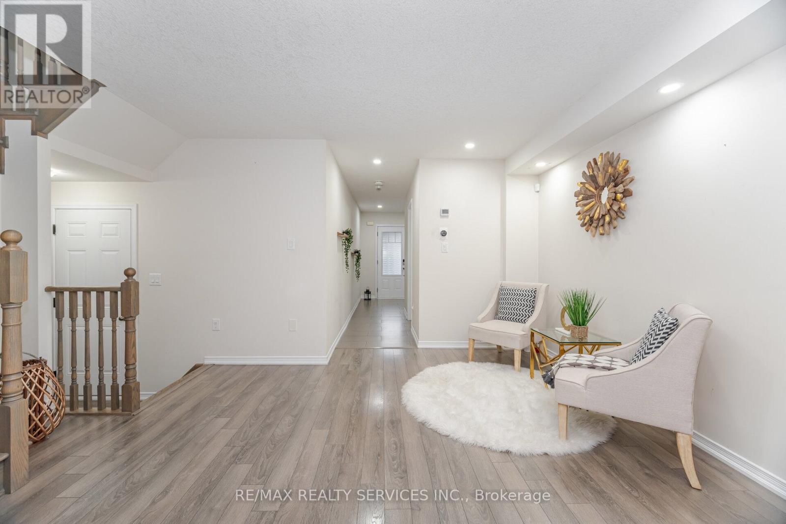 8 Desire Cove, Brampton, Ontario  L7A 4K4 - Photo 5 - W12439675