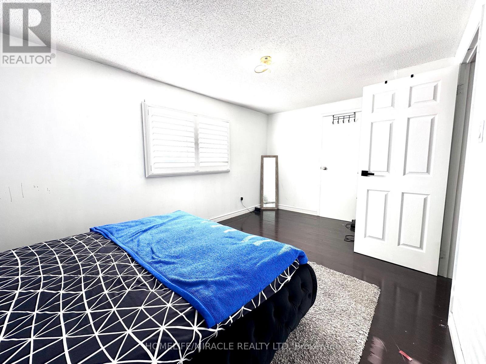 10 Provence Trail, Toronto, Ontario  M9V 5B7 - Photo 16 - W12429101